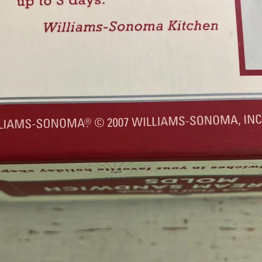 2007 Williams Sonoma Christmas Ice Cream Sandwich Maker in Box + Mini Spatulas